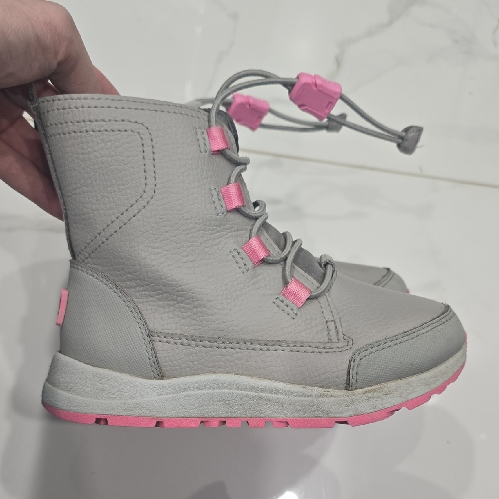 UGG Kids Boots in Light Gray and Pink